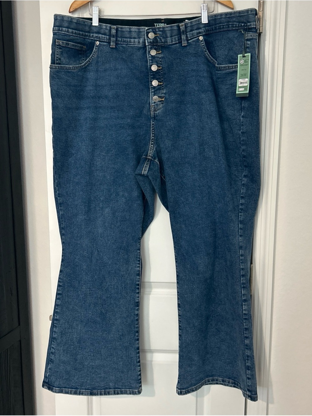Terra And Sky Flare Leg Jeans- Lucky Wash 26W- NWT